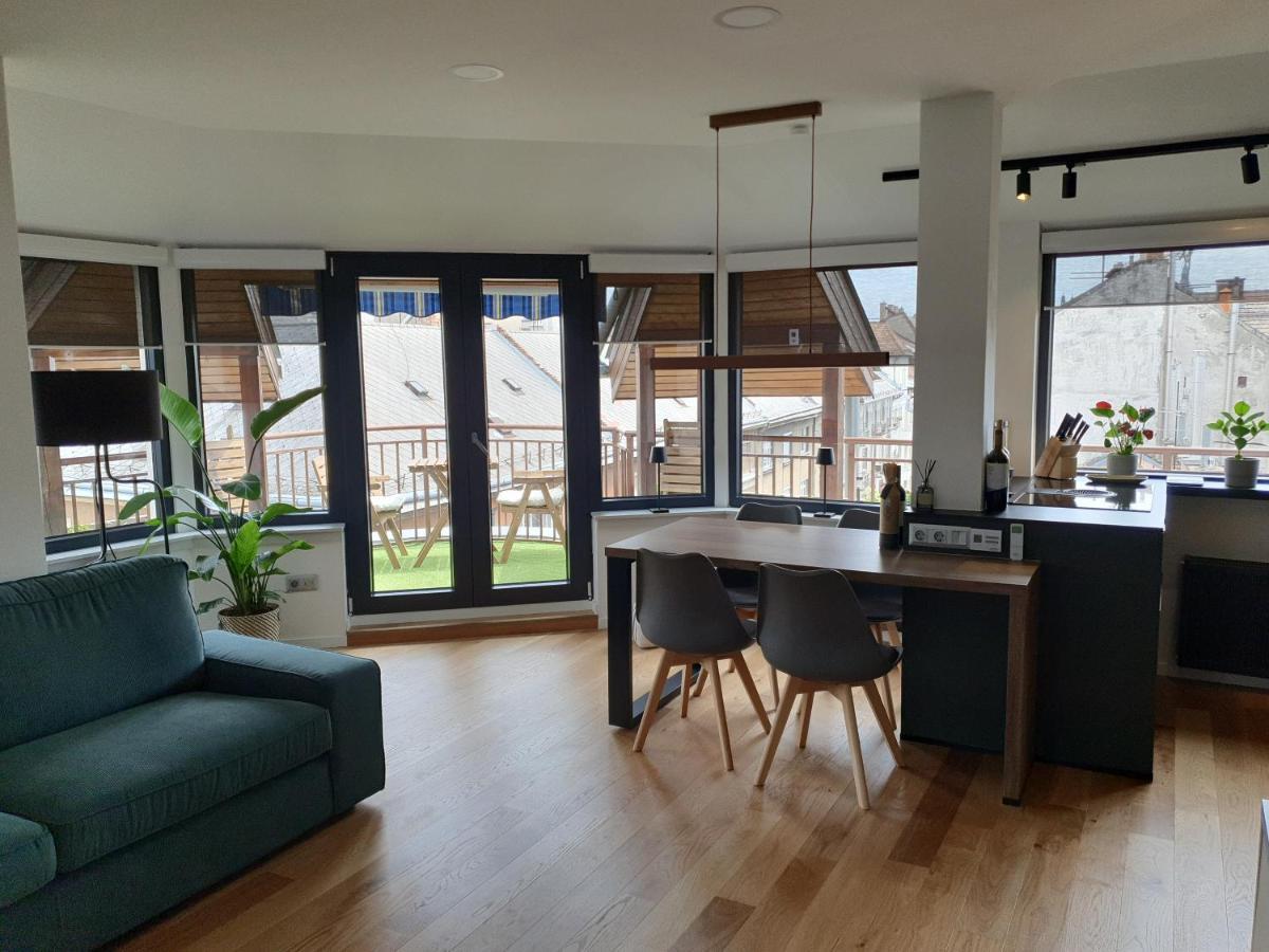 Modern Top Floor Loft With Balcony Будапеща Екстериор снимка