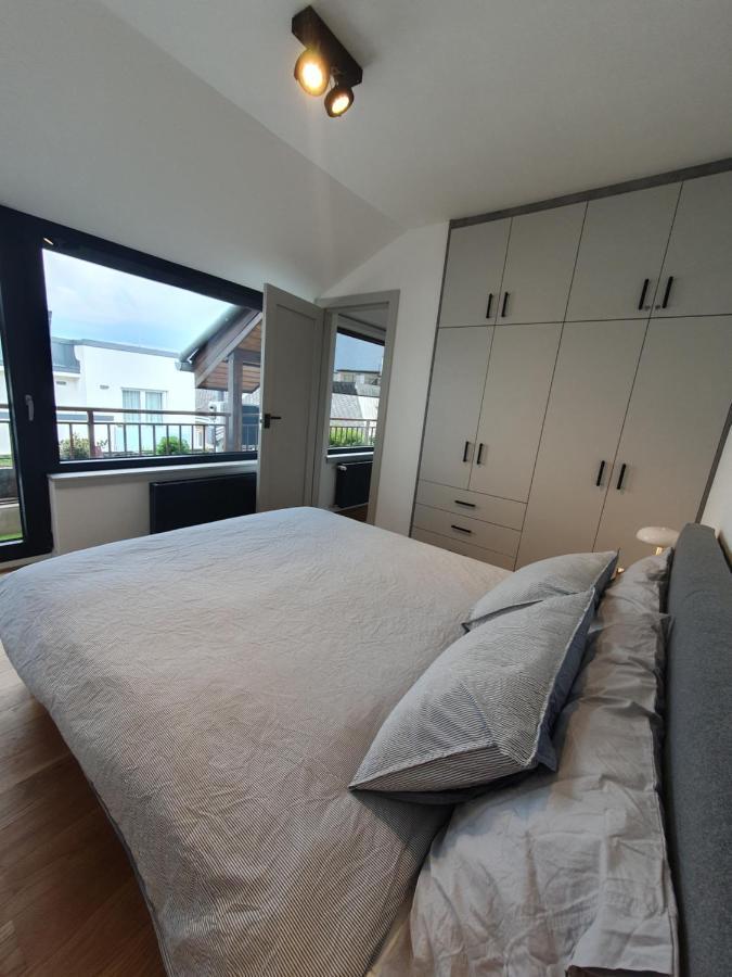 Modern Top Floor Loft With Balcony Будапеща Екстериор снимка