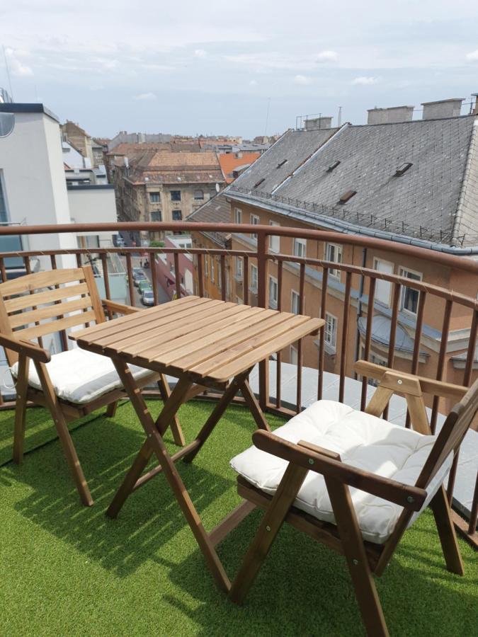 Modern Top Floor Loft With Balcony Будапеща Екстериор снимка
