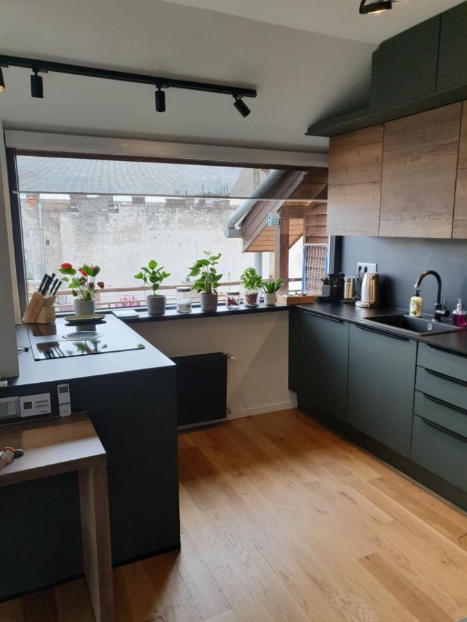 Modern Top Floor Loft With Balcony Будапеща Екстериор снимка
