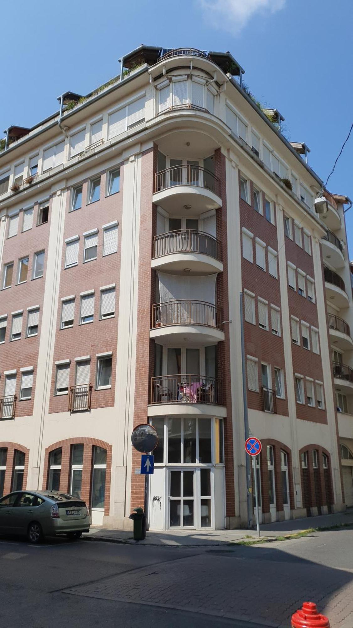 Modern Top Floor Loft With Balcony Будапеща Екстериор снимка
